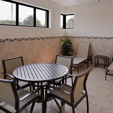 Holiday Inn Express Crestwood By Ihg Extérieur photo