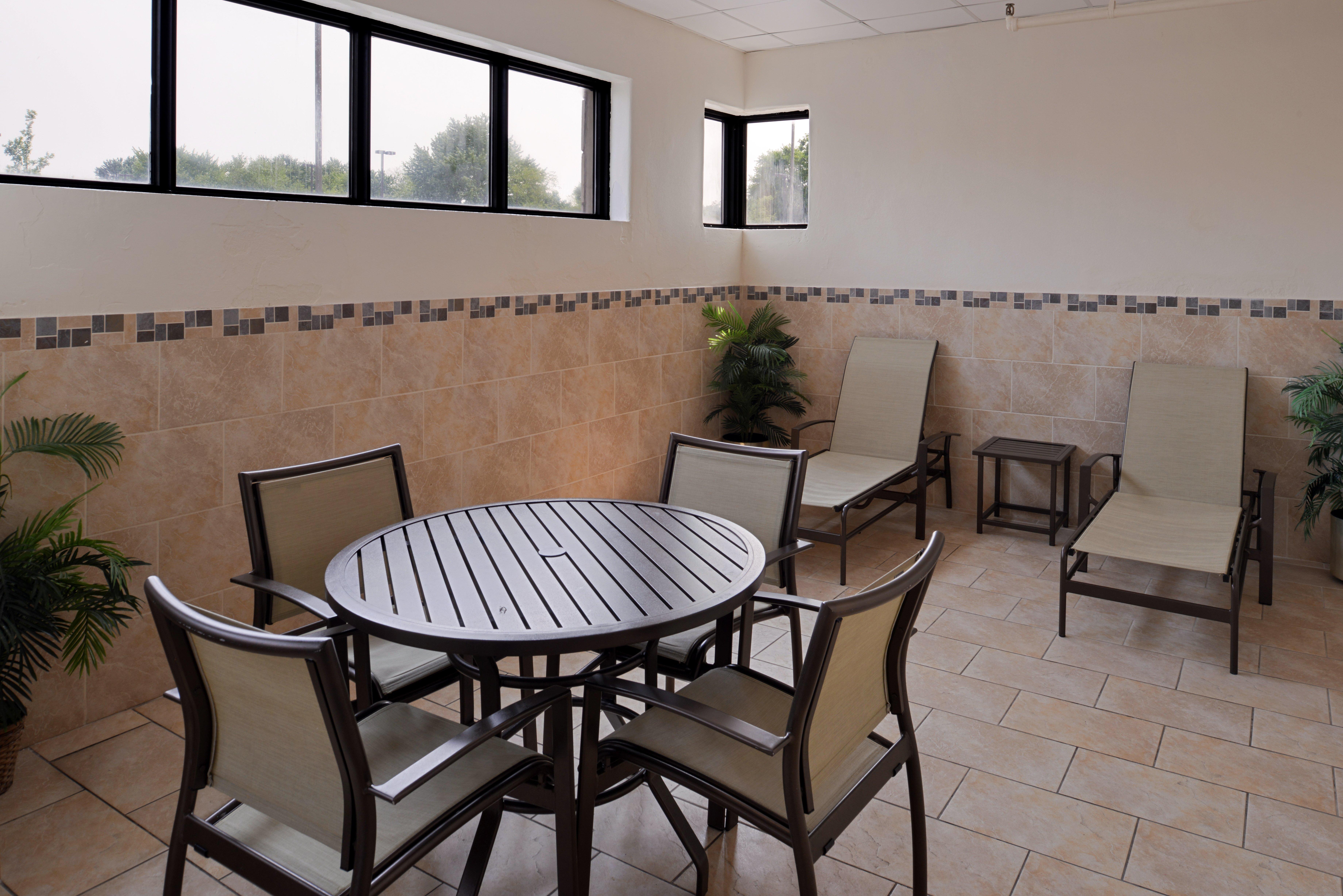 Holiday Inn Express Crestwood By Ihg Extérieur photo