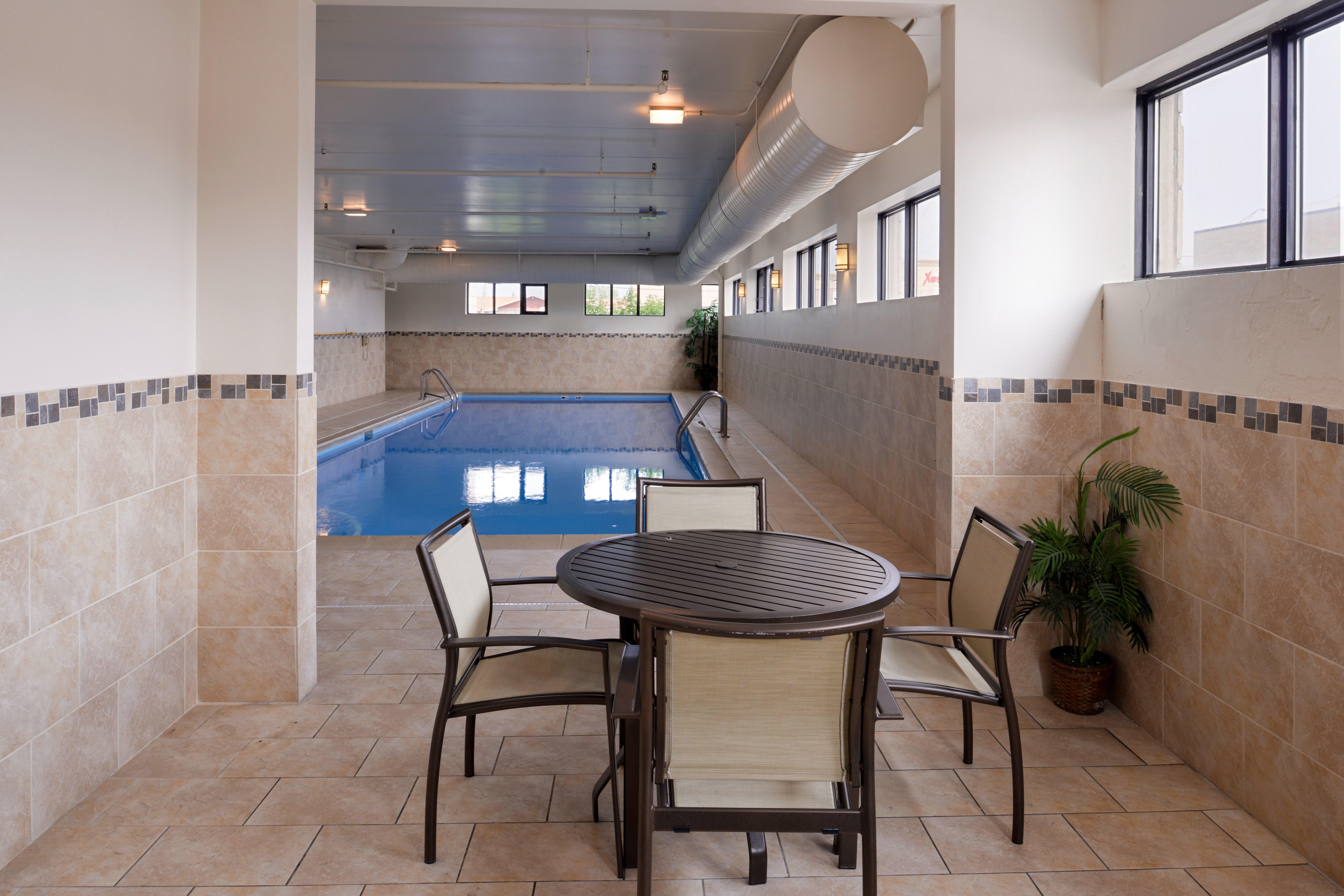 Holiday Inn Express Crestwood By Ihg Extérieur photo