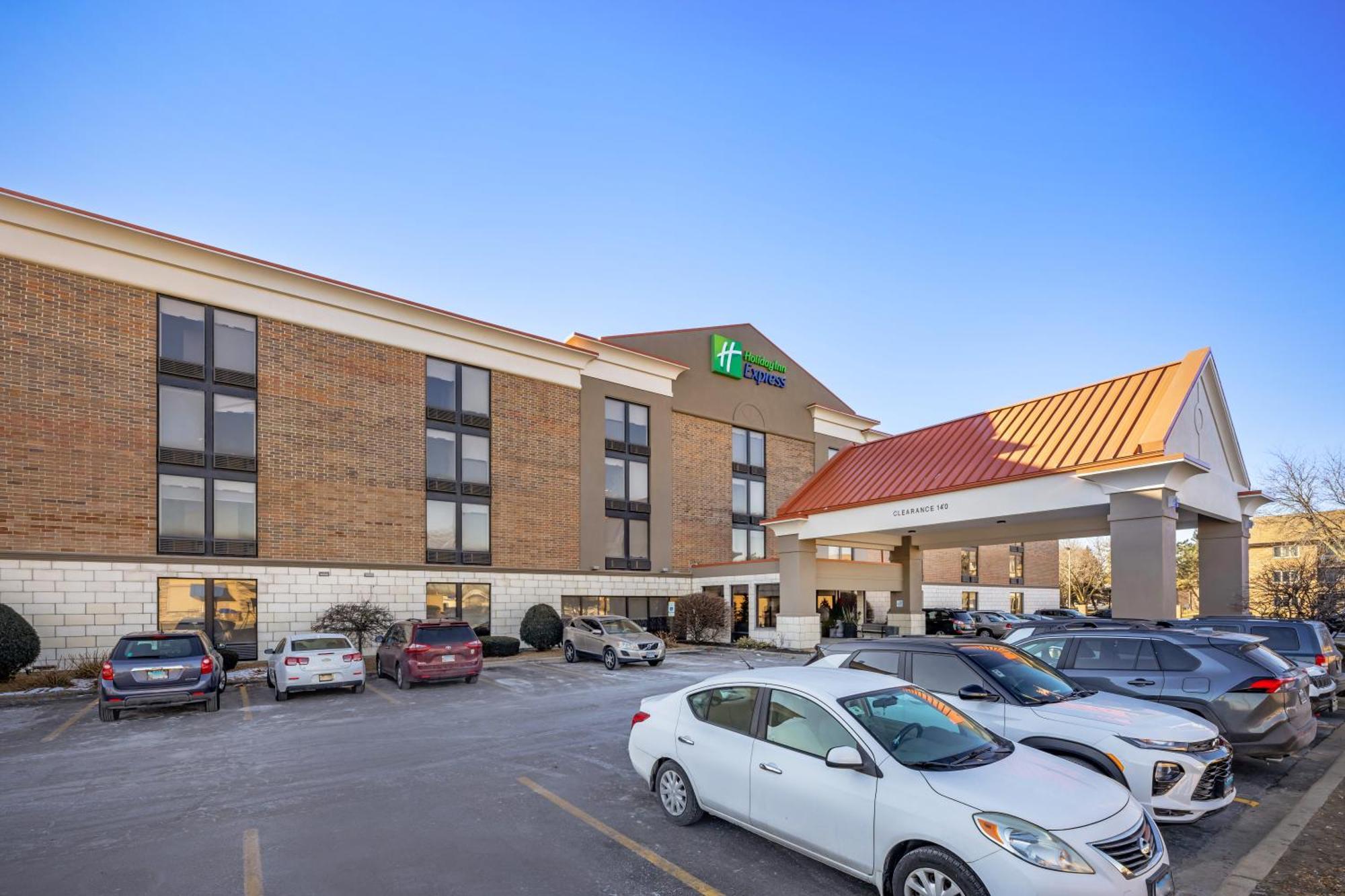 Holiday Inn Express Crestwood By Ihg Extérieur photo