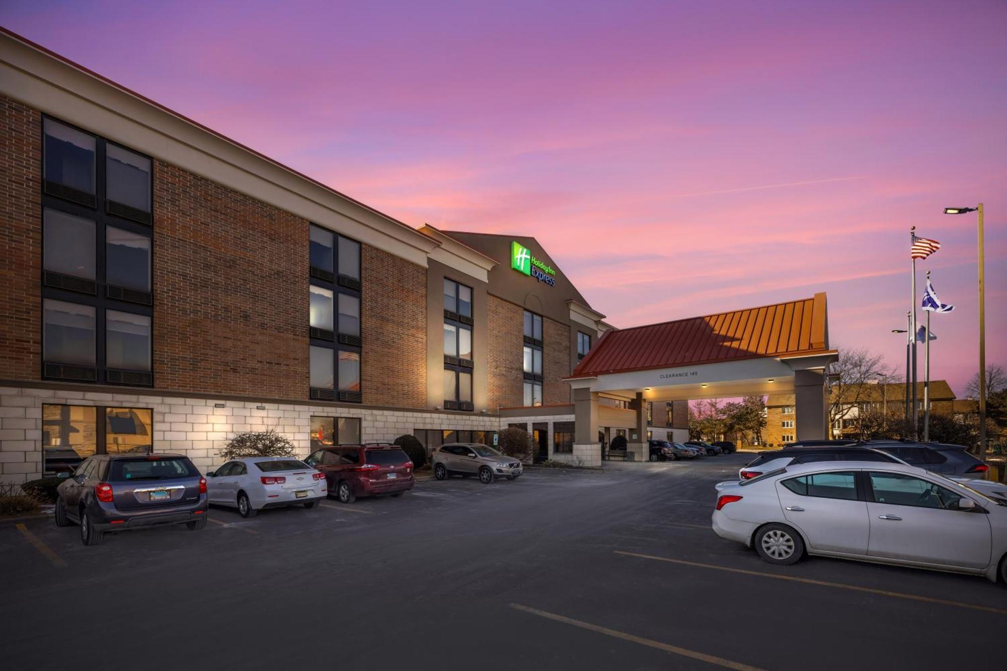 Holiday Inn Express Crestwood By Ihg Extérieur photo