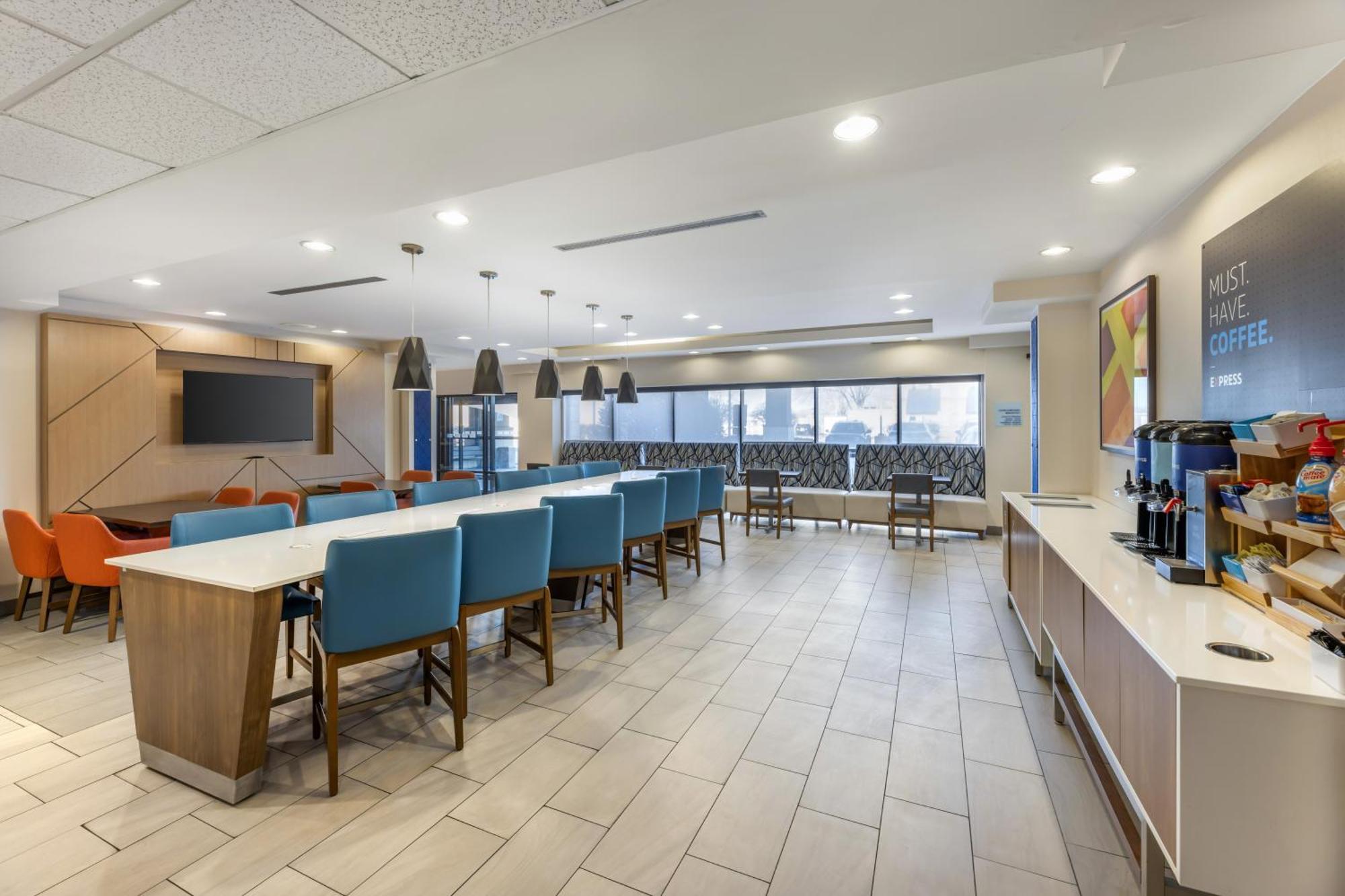 Holiday Inn Express Crestwood By Ihg Extérieur photo