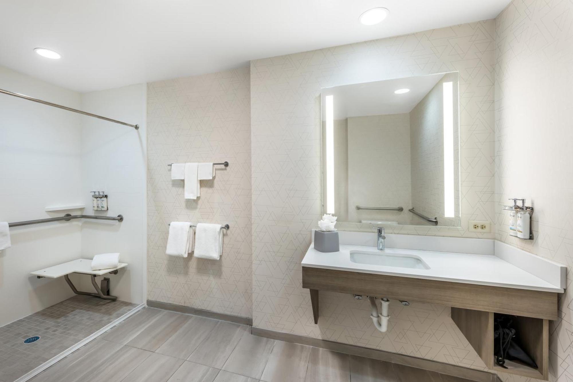 Holiday Inn Express Crestwood By Ihg Extérieur photo