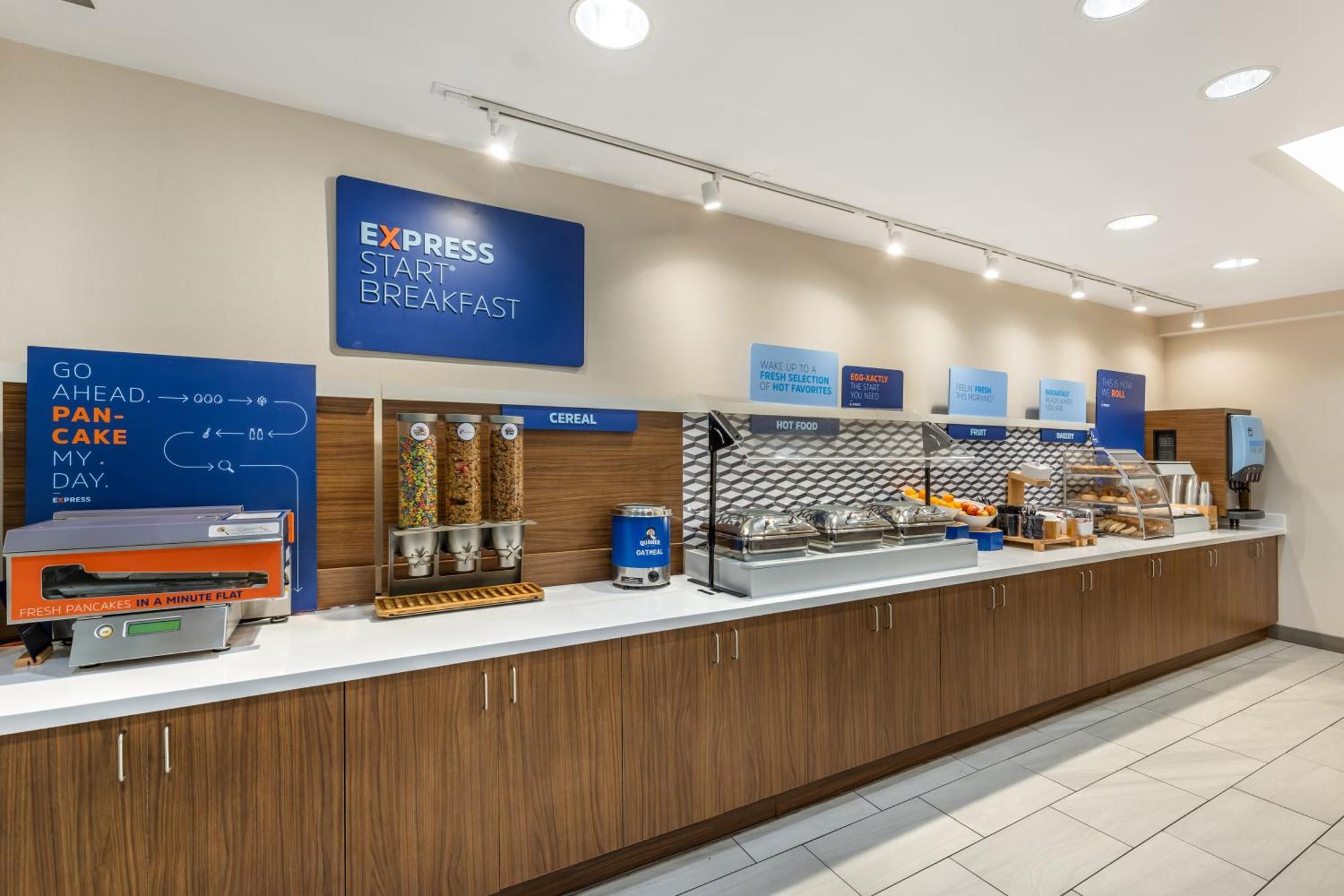 Holiday Inn Express Crestwood By Ihg Extérieur photo