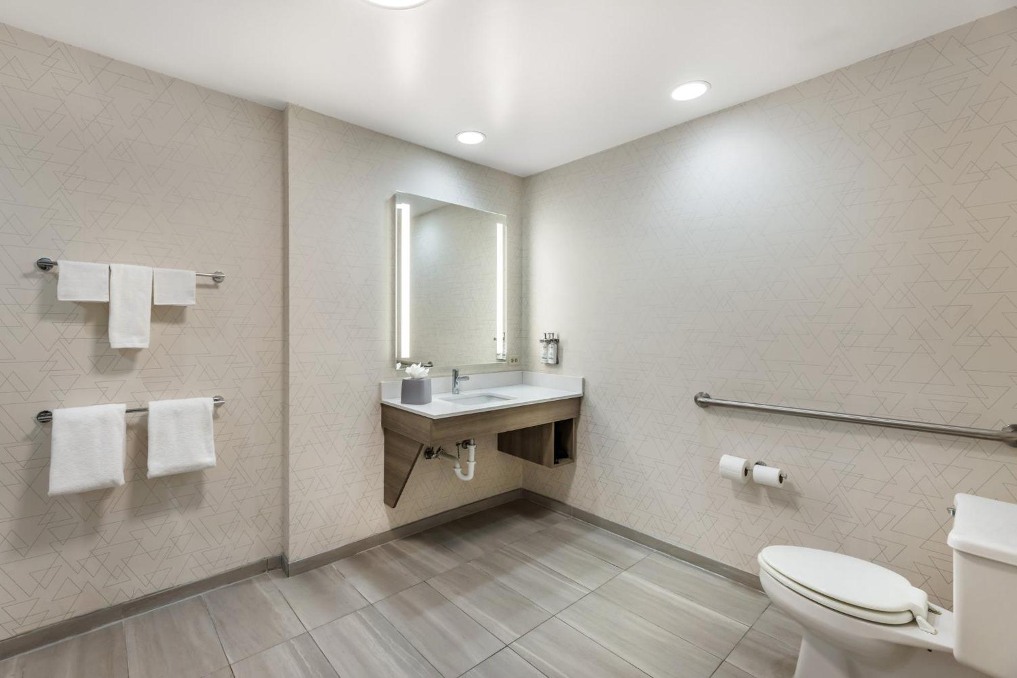 Holiday Inn Express Crestwood By Ihg Extérieur photo